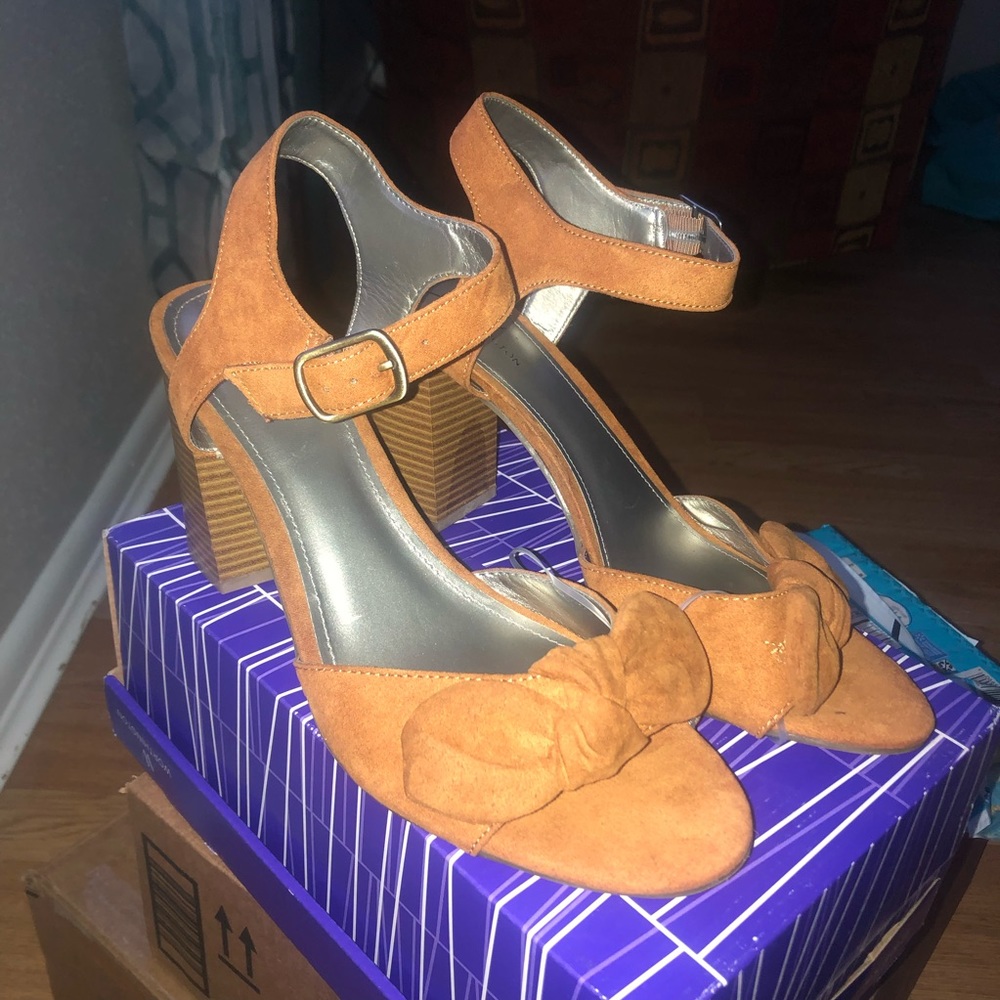 Liz claiborne